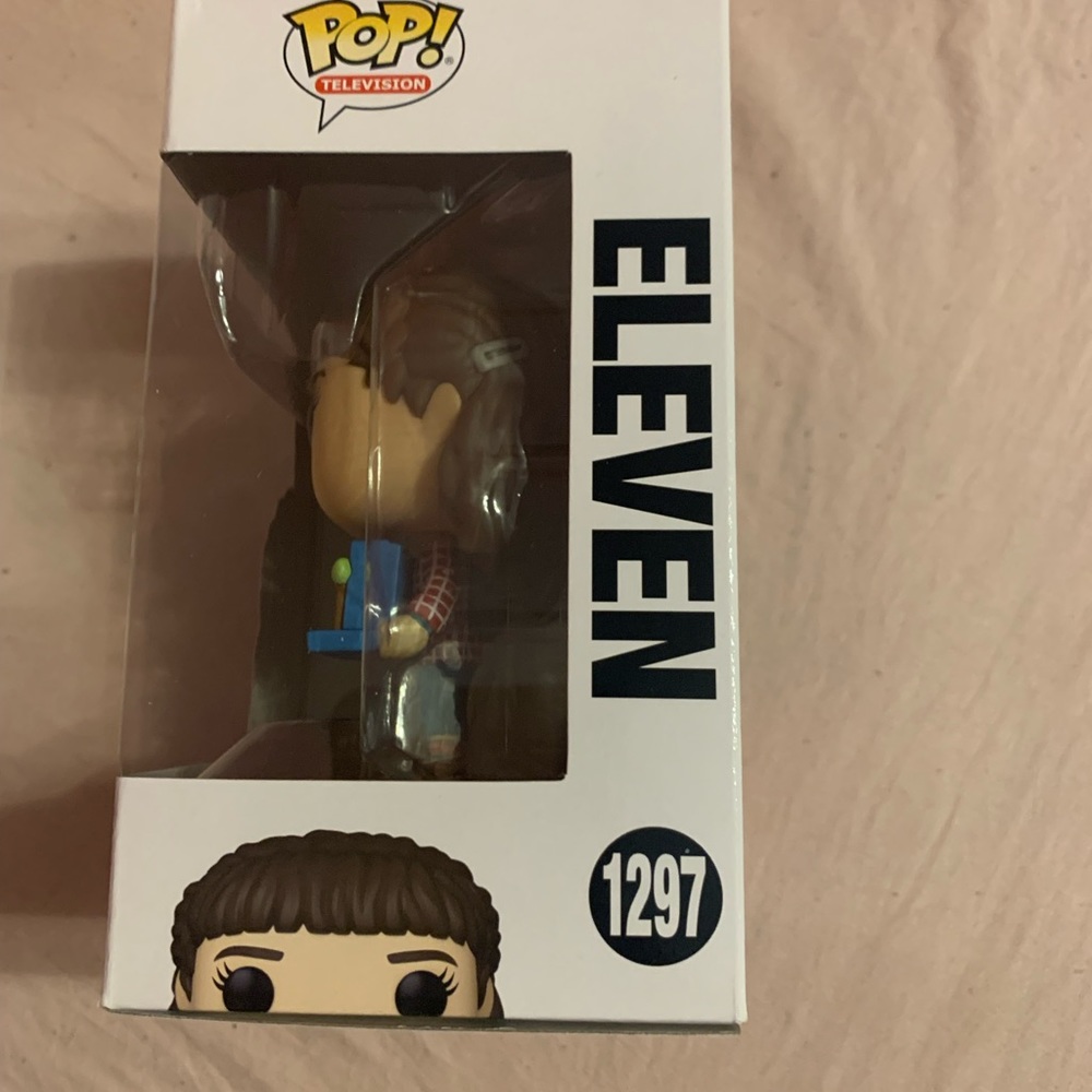 Bundle of Four Funko pops Stranger things - Picture 9 of 14